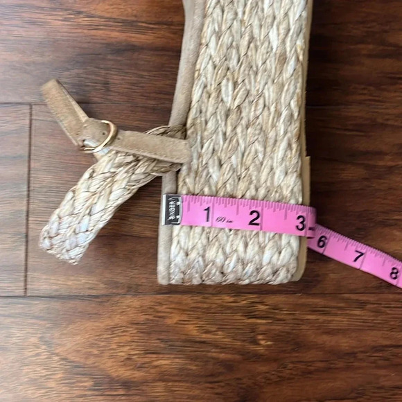 Vince Camuto Straw/Raffia Sandals-Size 9.5 - Picture 11 of 11